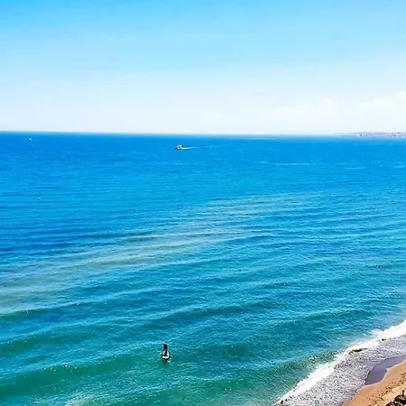 아파트 Diana 808 South-facing Beachfront With Amazing Sea Views 마르베야